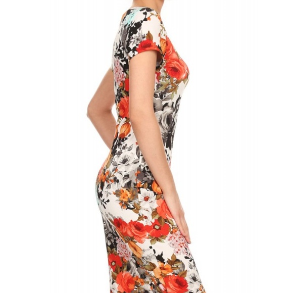 Floral Printed Body Con Dress - Picture 2 of 4